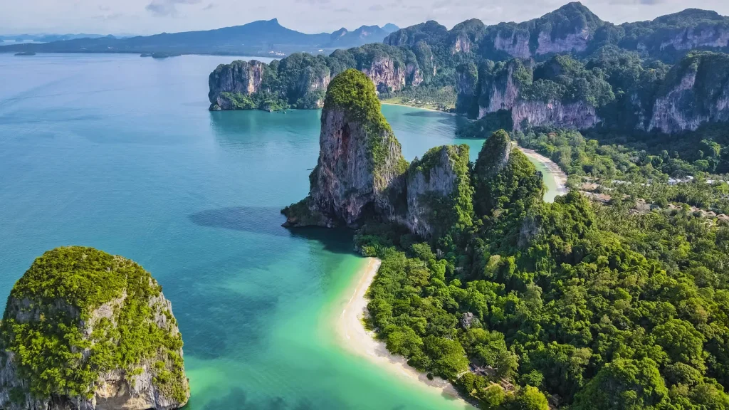Aerial image of Krabi, Thailand, featuring its picturesque beaches and rich natural surroundings from above.